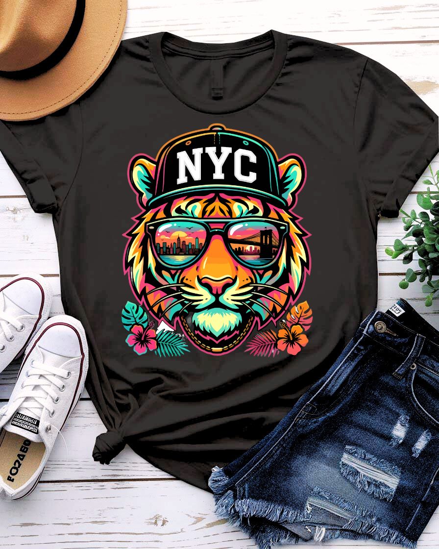 Cute lion face tee for toddlers front view