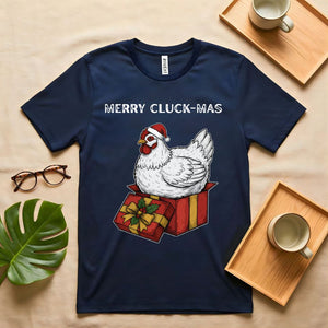Merry Cluck Mas Funny Chicken Christmas Pun T-Shirt