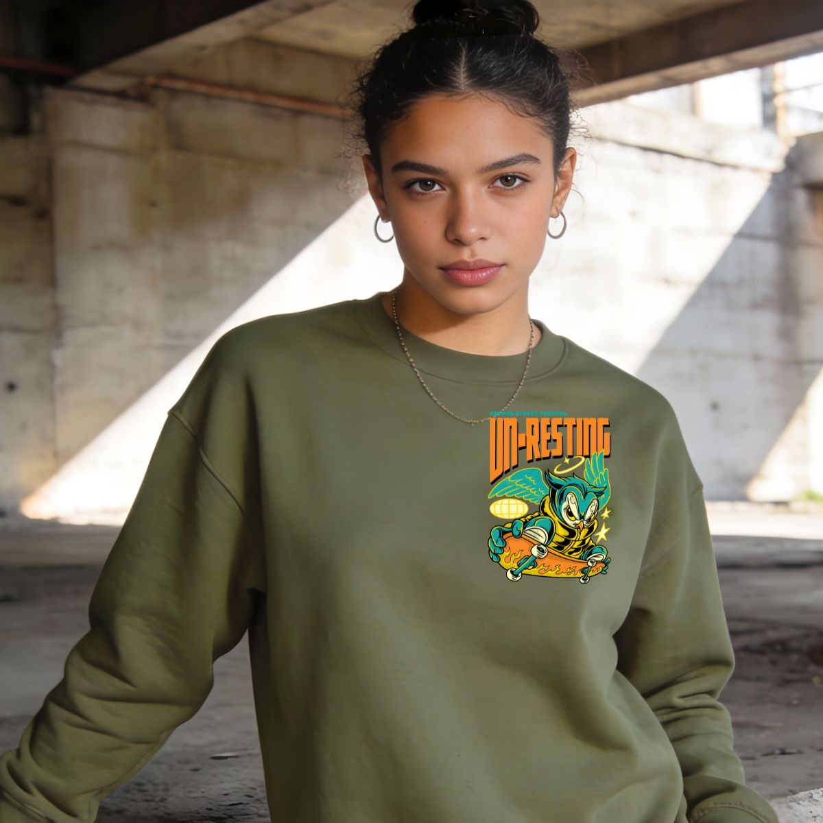 Un Resting streetwear crewneck sweatshirt graphic urban lounge pullover