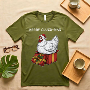 Merry Cluck Mas Funny Chicken Christmas Pun T-Shirt