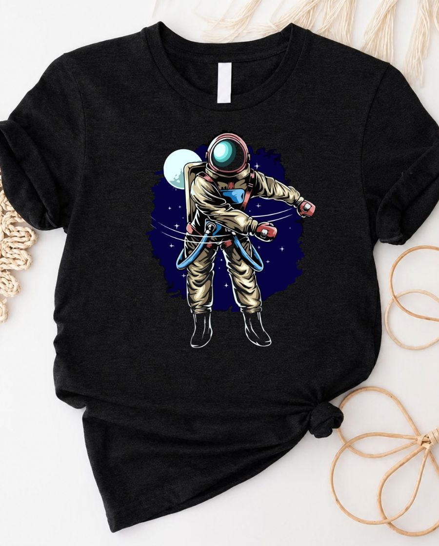 Astronaut dancing 4th of july t-shirt with patriotic space graphic
